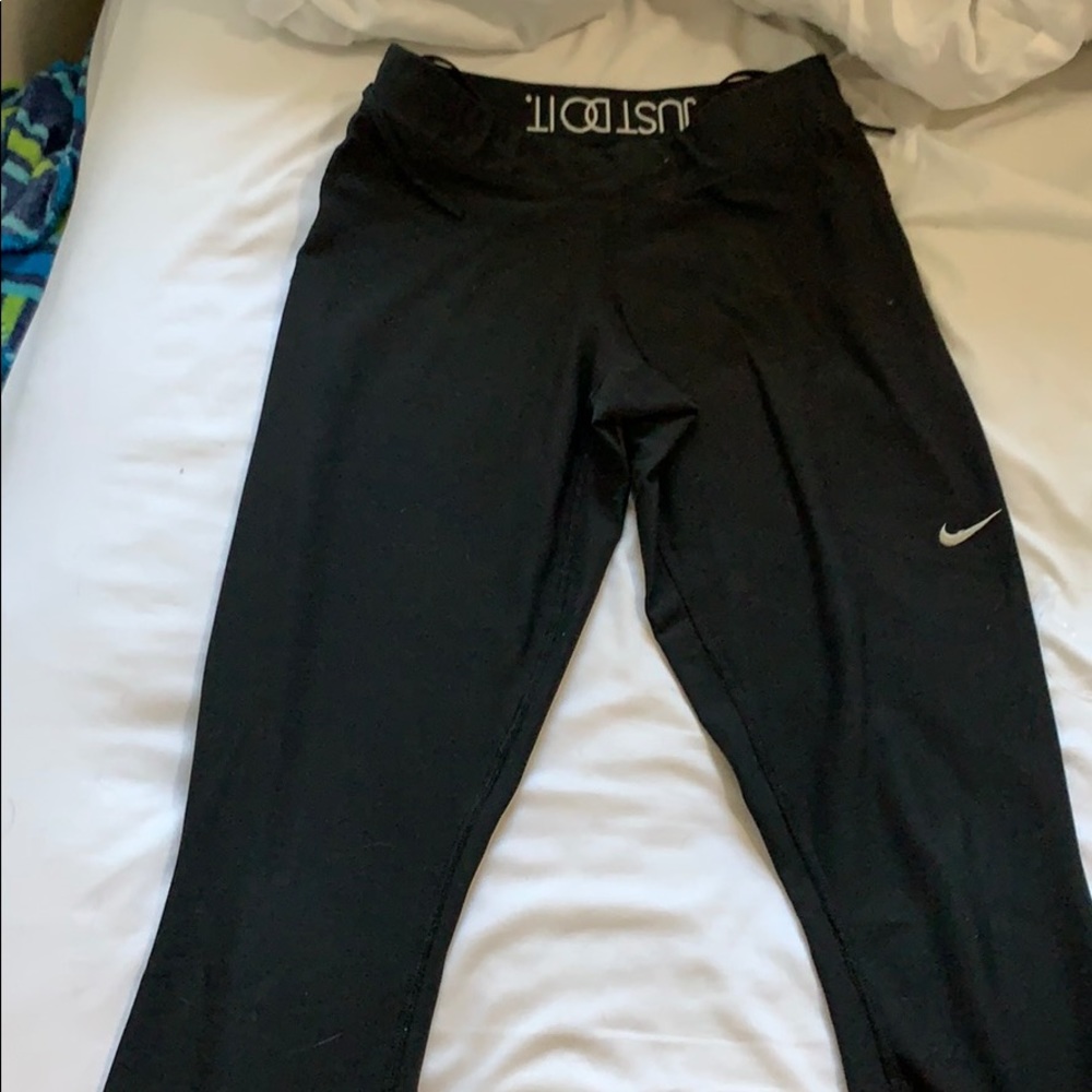 Size Small Nike Cropped Leggings